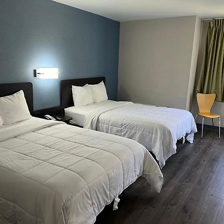 Park Inn By Radisson San Antonio Exterior photo