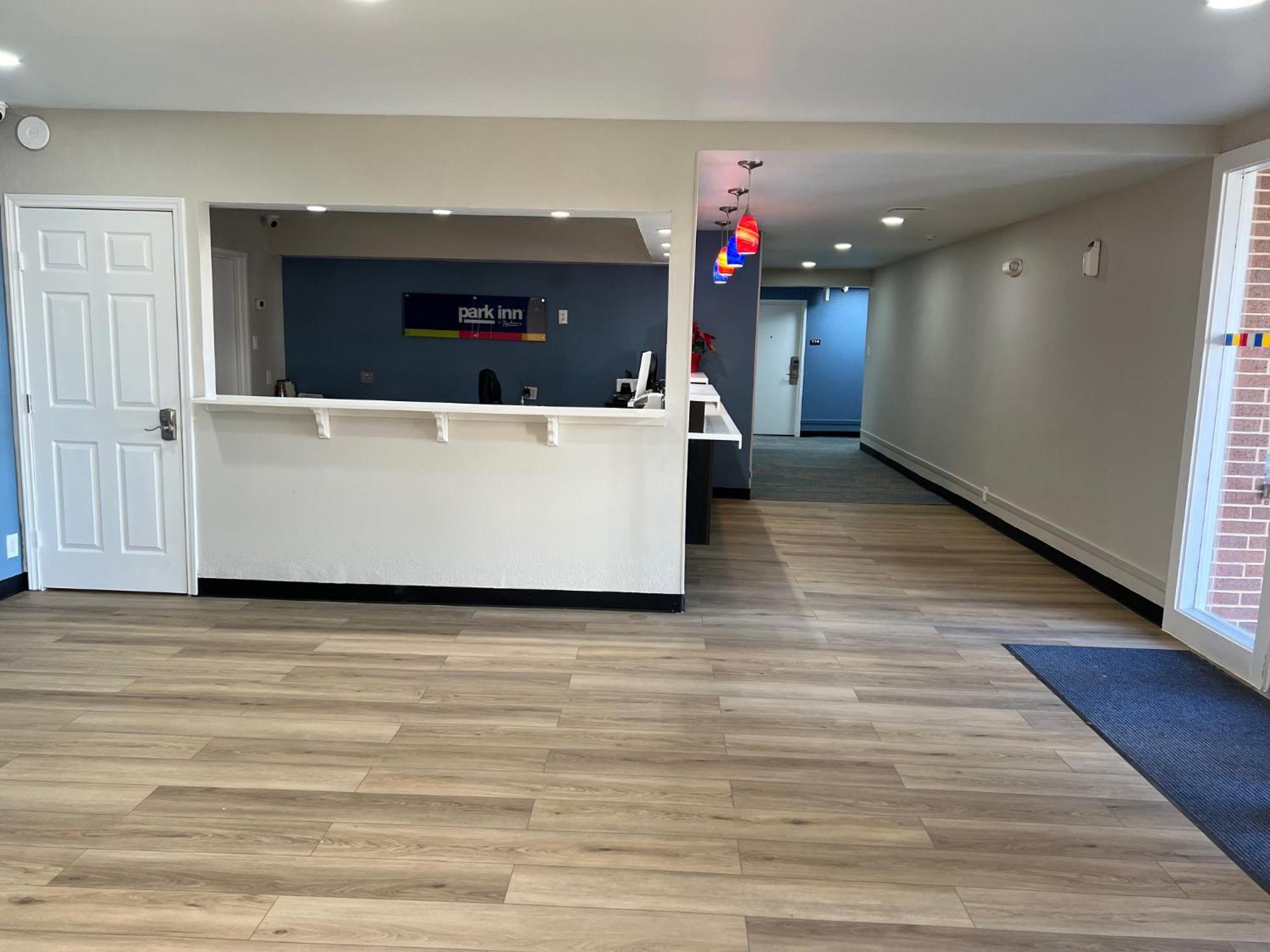 Park Inn By Radisson San Antonio Exterior photo
