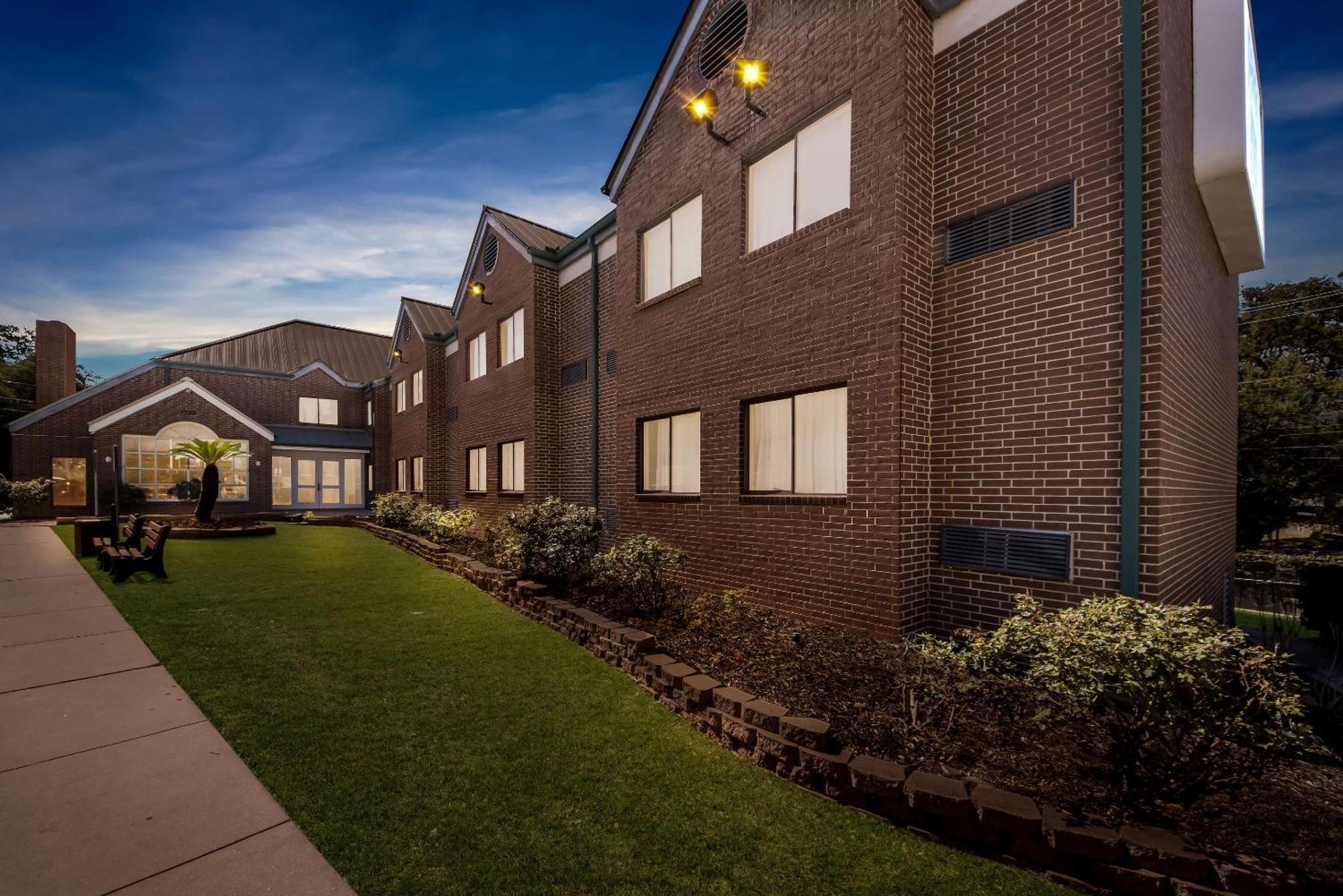 Park Inn By Radisson San Antonio Exterior photo