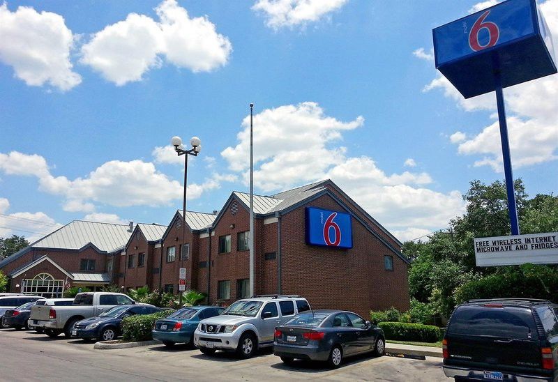Park Inn By Radisson San Antonio Exterior photo